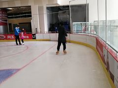 -冰纷万象滑冰场(二七万象城店)