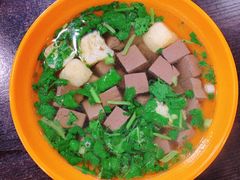 鸭血油豆腐汤-大龙汤包