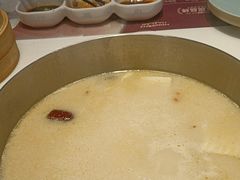 -洪氏嗨捞·猪肚鸡火锅(阳光天地店)