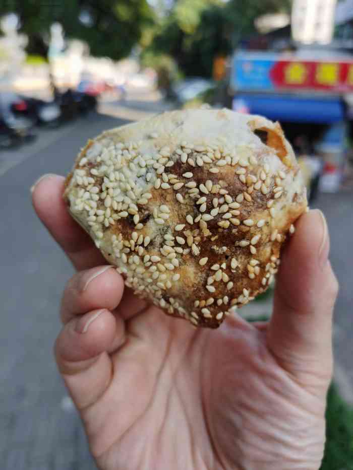 金莲葱饼店-"永泰葱饼几百家,我确对一中对面的金莲葱饼.