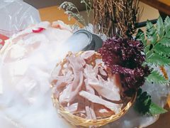 -洪氏嗨捞·广东猪肚鸡·椰子鸡火锅(西咸万象城店)