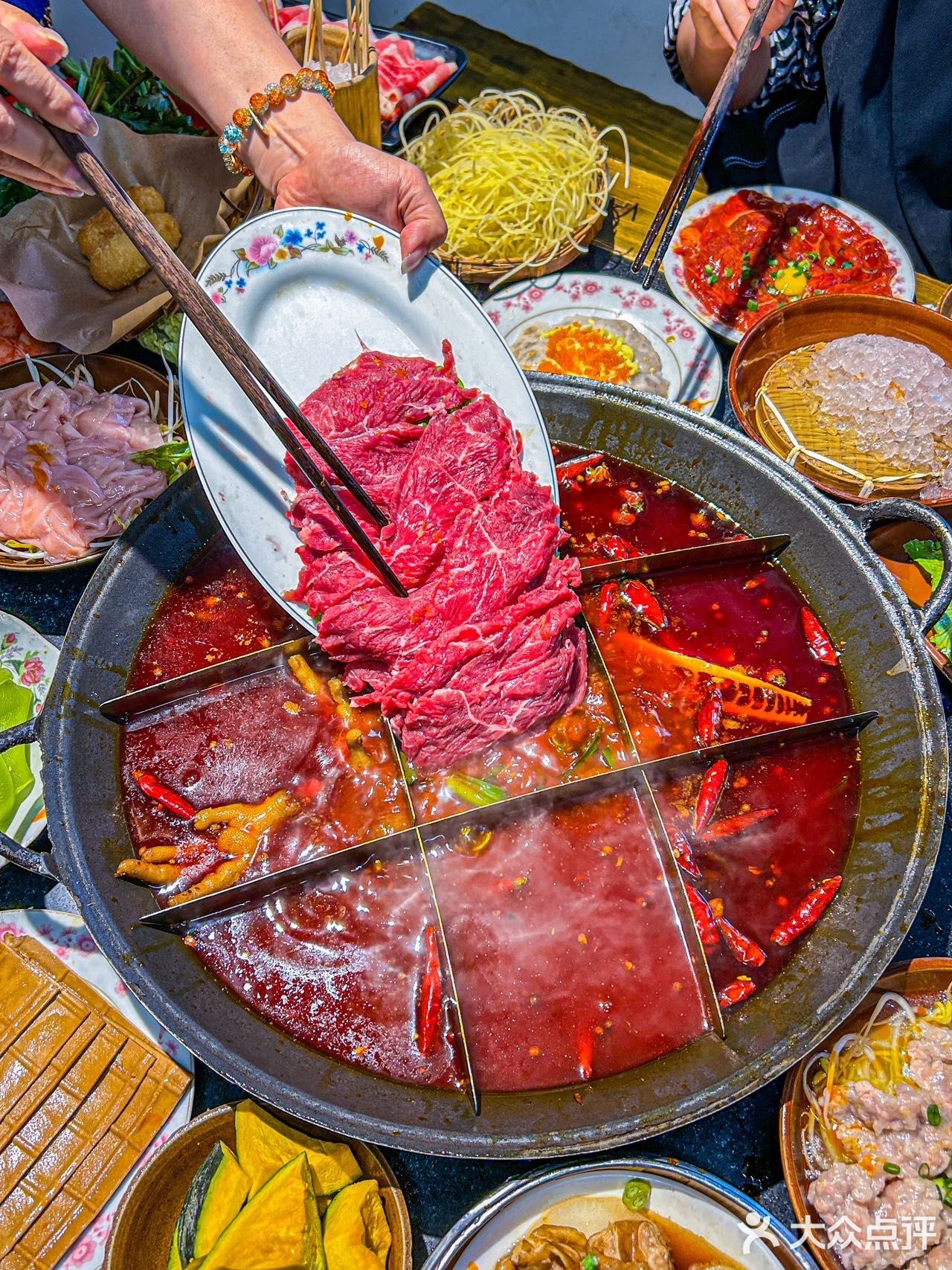 重庆坐长江索道一定要吃的火锅,这家真的不贵!