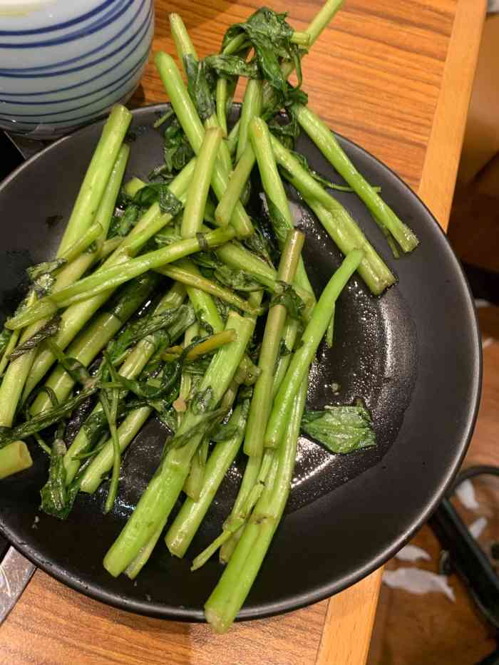 打分 这个配菜是啥,我家洗菜剩的叶子也就这样了 吃完,我和妈妈,老公