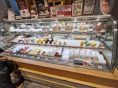 面包甜点陈列柜-西村叔叔的店·面包·甜品·蛋糕(崂山丽达店)