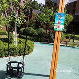 都是家长带着小宝贝来玩儿的,这里有很多的玩具