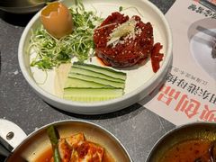 -草家酱蟹炭火烤肉店(珲春南路二店)