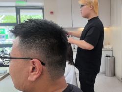 -PE SALON
