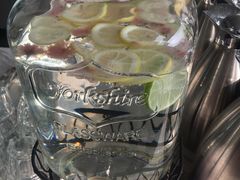 -UNI UNI(环亚凯瑟琳店)