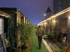 -冰冰龙虾·江湖菜·花园江景餐厅