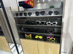 -零度眼镜·宝视友·蔡司依视路(吾悦花街店)