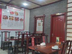 -湖南人家湘菜馆(镇江路店)