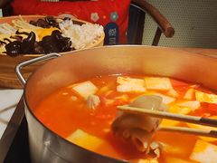 -尚尚仙·酸汤猪手·猪肚鸡火锅(华联万柳购物中心店)