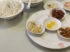 -桥香园云南过桥米线(金马碧鸡店)