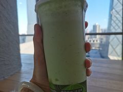 活力羽衣甘蓝牛油果酸奶饮-Blueglass酸奶(财富购物中心店)