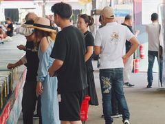 -三亚火车头万人海鲜广场