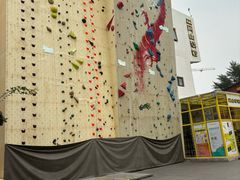 -问山MountQuest攀岩馆