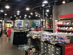 -New Balance(王府井奥莱·香江小镇店)