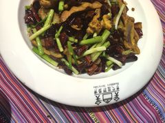 -香巴拉云南餐厅(华莱坞店)