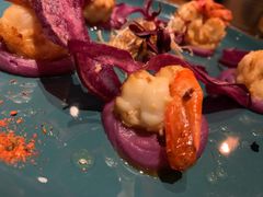 煎虾配紫薯泥薯片及姜味柠檬汁-AZUL by FUEL蓝色·法式酒馆(琶醍店)