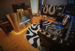 -SNOW TATTOO STUDIO