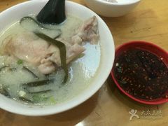 -雷祖芳老妈蹄花店
