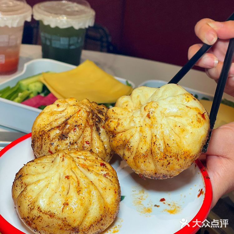 不用长途跋涉，吃到了东北味的铁锅炖