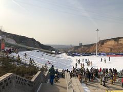 -采薇庄园四季滑雪场