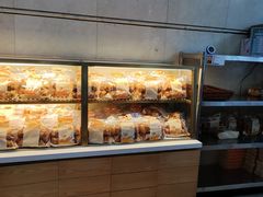 面包甜点陈列柜-清真全盛斋传统糕点(许士庙店)