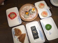 乌米咸蛋黄烧卖-佬泰丰斋· 乌镇茶食餐厅