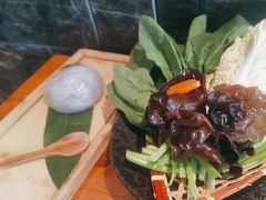 -湊湊火锅·茶憩(南京东路悦荟店)