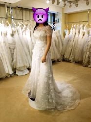 -满庭芳婚纱礼服店