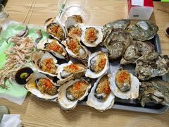 -蚝哥花姐湛江烤生蚝(美丽湾市场店)