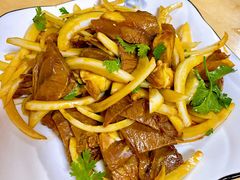 圆葱拌牛肉-乡府肉丁水饺(环山路店)