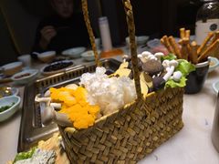 -巴渝瓦肆重庆鲜火锅(宝龙环湖店)