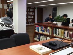 -上海市静安区图书馆(新闸路馆)