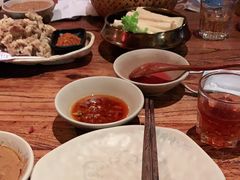 -老牌坊云南鱼豆花火锅(爱建店)