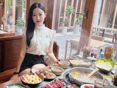 -四点金粥底火锅(沂州里店)
