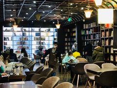 -钟书阁(松江泰晤士小镇店)