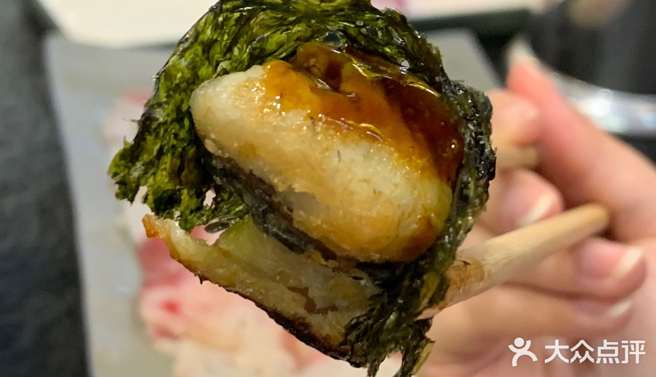 天了噜，这盘鳗鱼上桌神经还会动