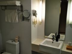 -全季酒店(重庆李子坝牛角沱地铁站店)