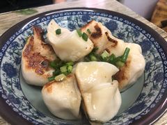 鲜肉煎饺-无名氏宵夜小摊(祝家三姐妹馄饨店)