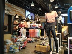 -SKECHERS 斯凯奇(上海国际时尚中心店)