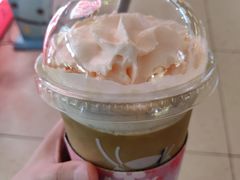 珞珈樱花拿铁-瑞幸咖啡(第一城店)