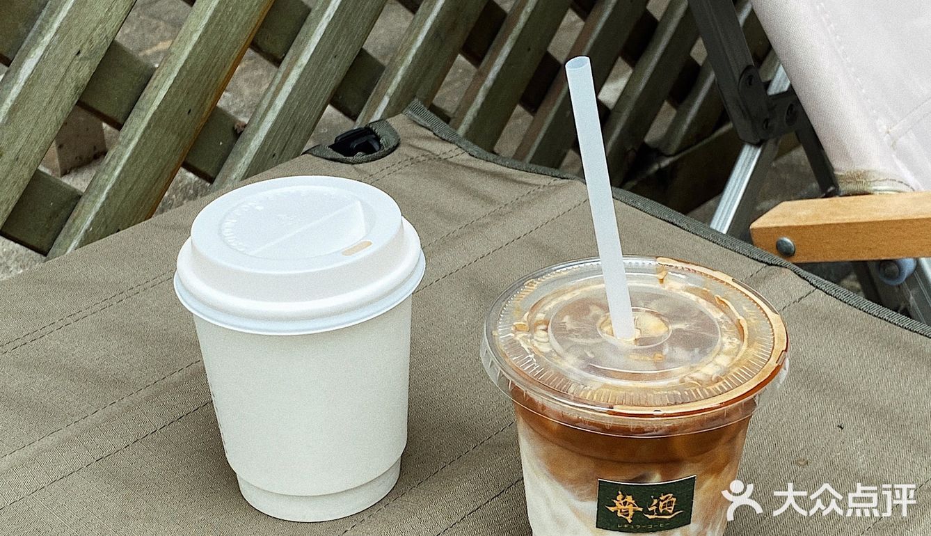 听说是纹身师开的咖啡店｜白桃拿铁超好喝！