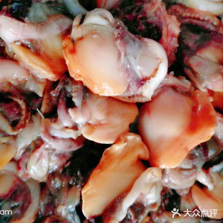 经济实惠，价位也挺亲民，海鲜非常新鲜。环境干净利索