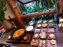 -银米·云南传统过桥米线(双廊黑金冠店)
