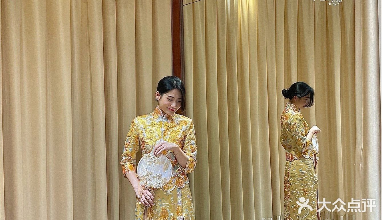 东莞试纱｜自带光圈的金色秀禾 气场全开