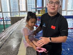 -小蓝鲸游泳培训基地(石景山店)