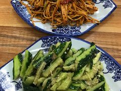 蒜泥黄瓜-壹阁胡羊焖饼(敦煌夜市店)