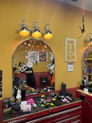 -Devilhands Barbershop男士理容店